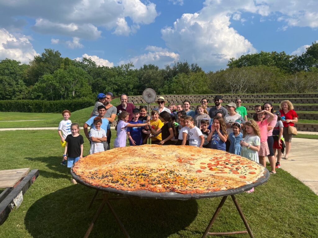 Beren Academy Largest Kosher Pizza